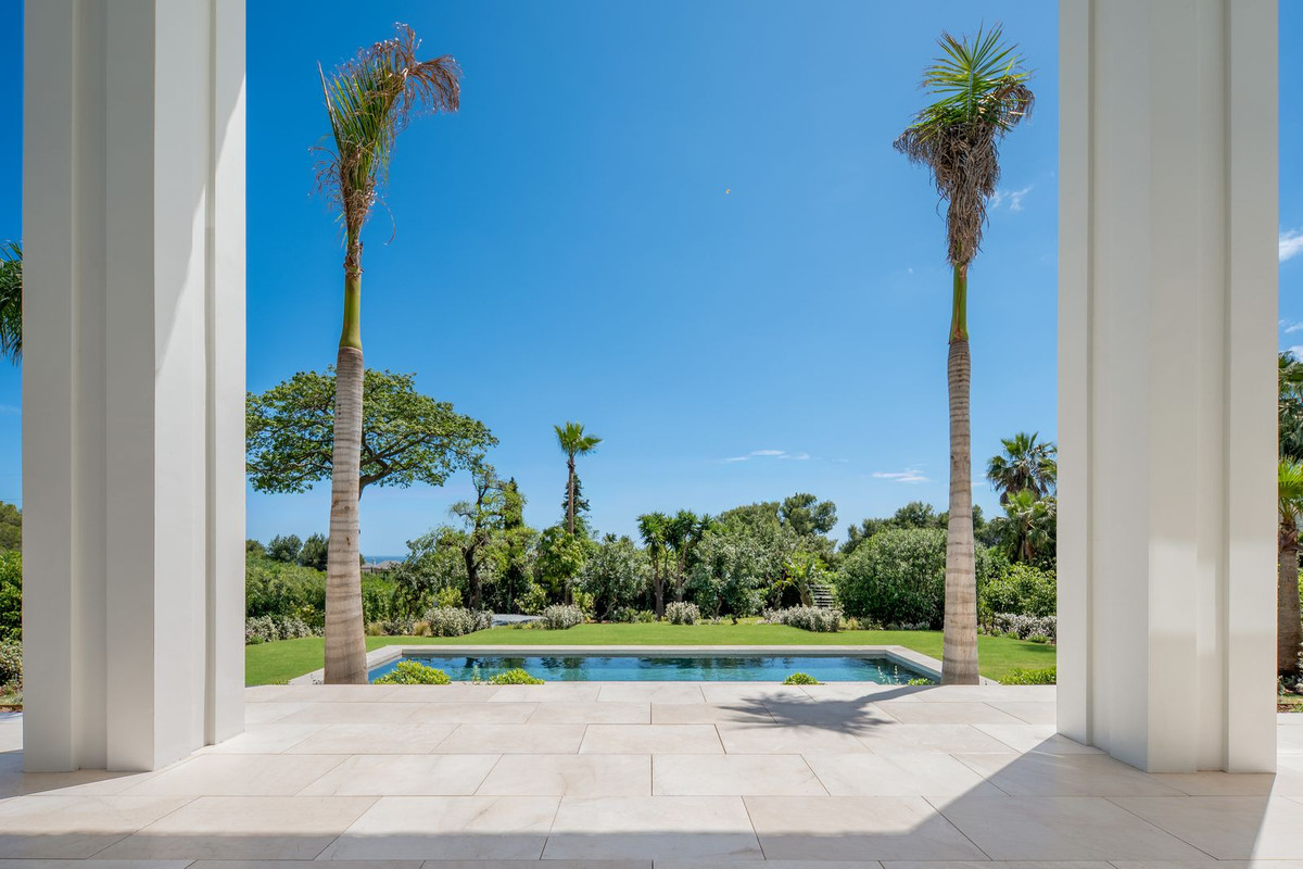 6 Bedroom Villa in Marbella - Photo 26