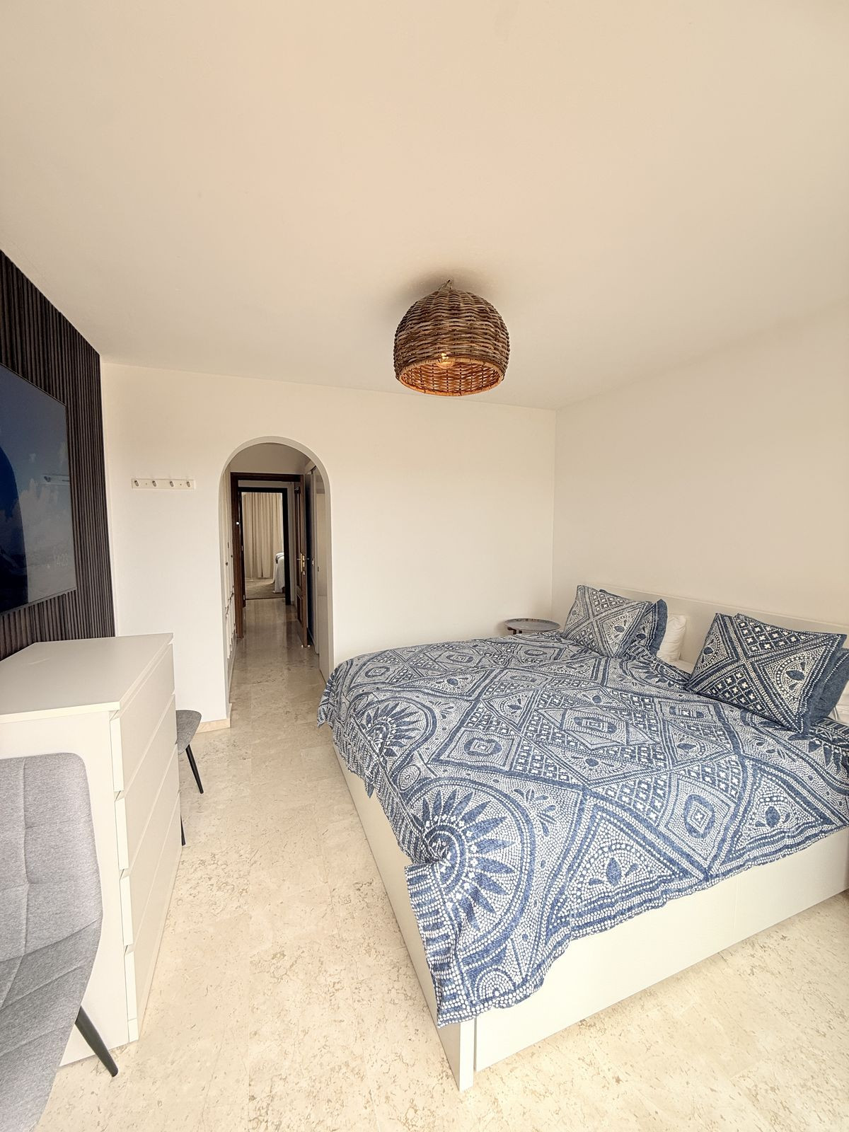 2 Bedroom Apartment in Estepona - Photo 16