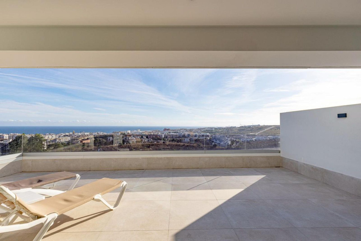 3 Bedroom Penthouse in Estepona - Photo 13