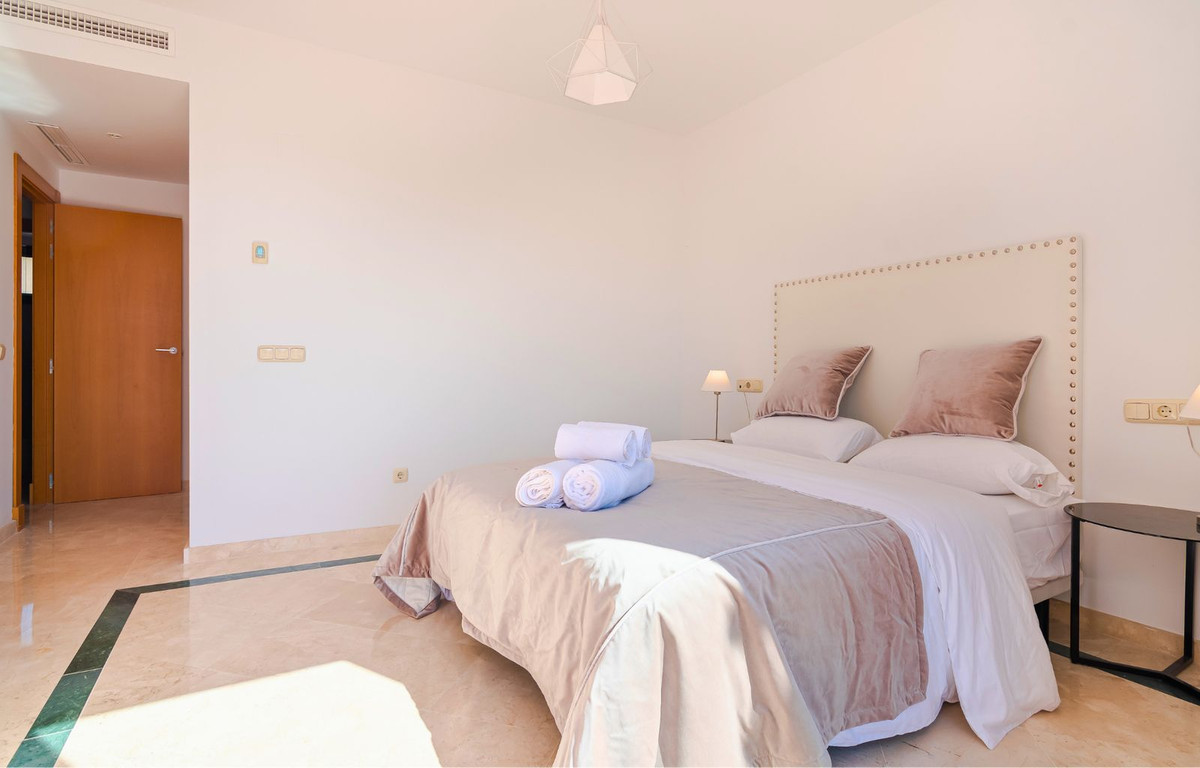 3 Bedroom Penthouse in Casares - Photo 18