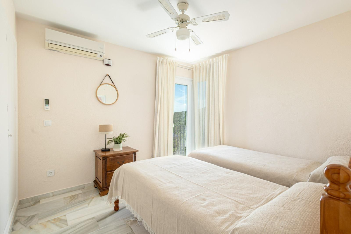 3 Bedroom Villa in Estepona - Photo 16