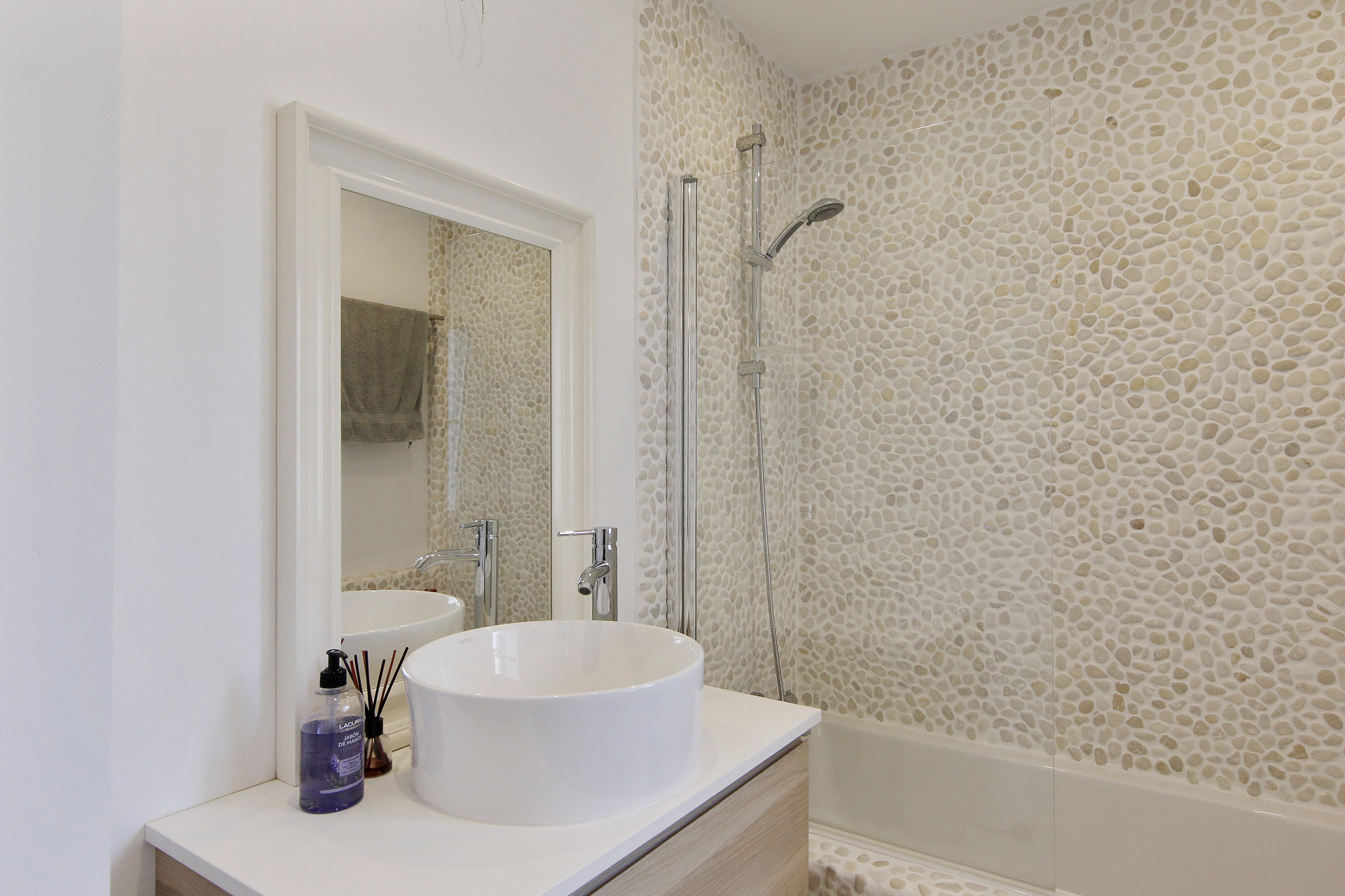 2 Bedroom Apartment in Estepona - Photo 11