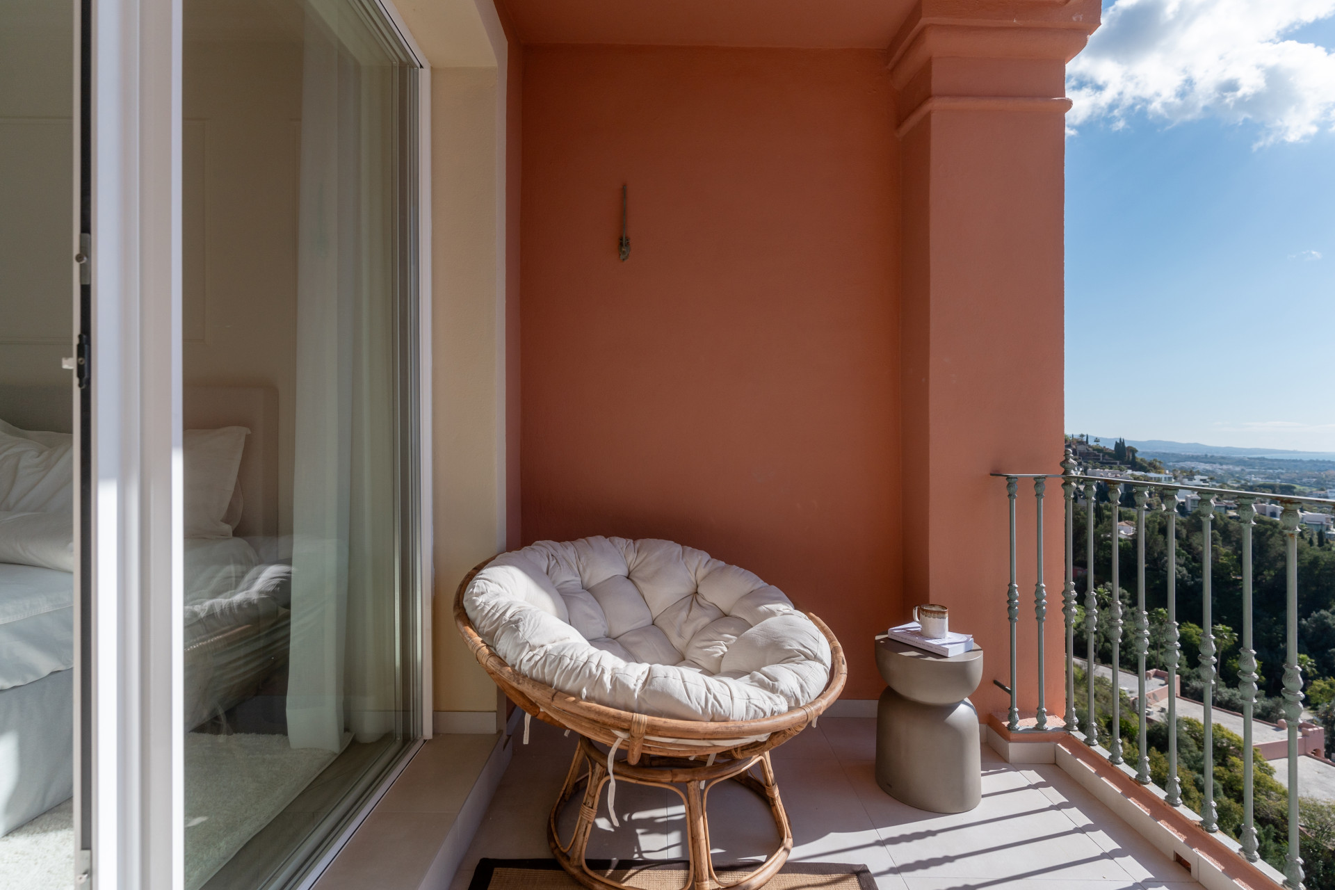 4 Bedroom Townhouse in Benahavís - Photo 21