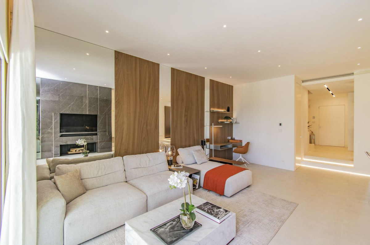 4 Bedroom Townhouse in Marbella - Photo 13