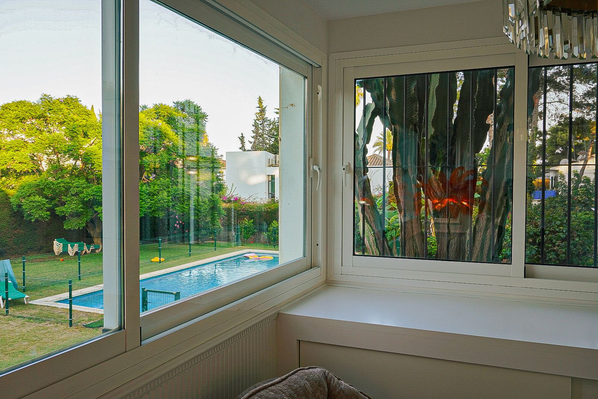 2 Bedroom Apartment in Marbella - Photo 14