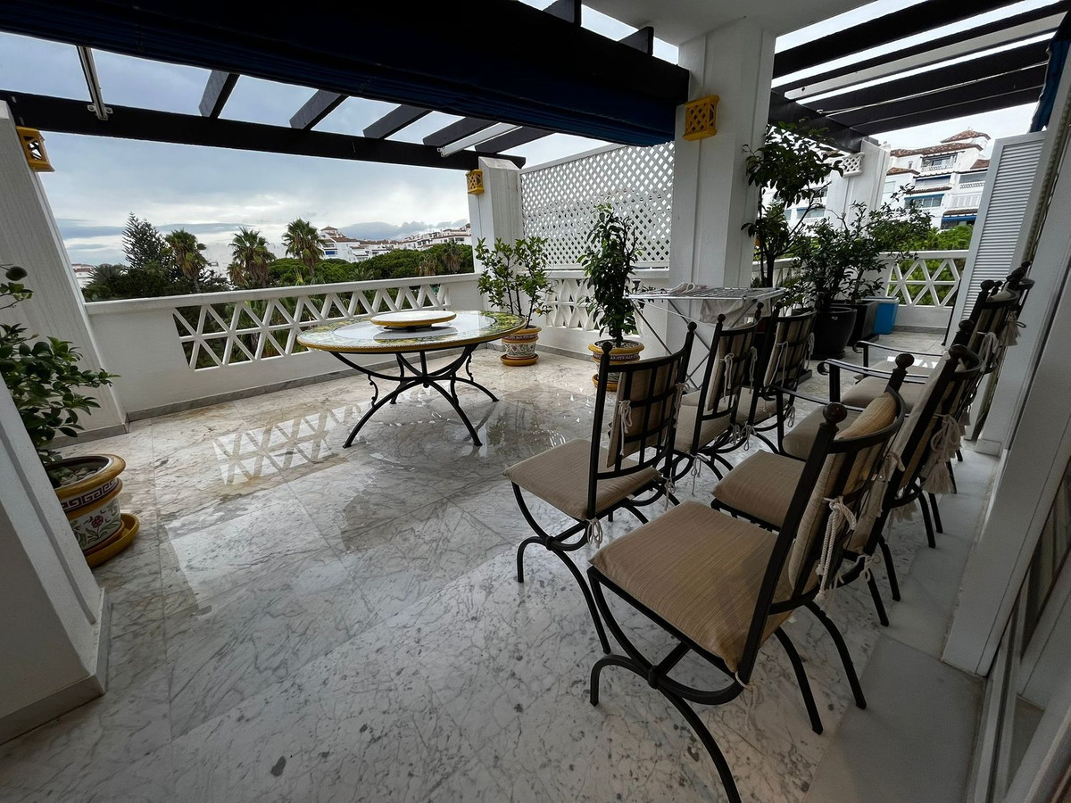 5 Bedroom Apartment in Marbella - Photo 27
