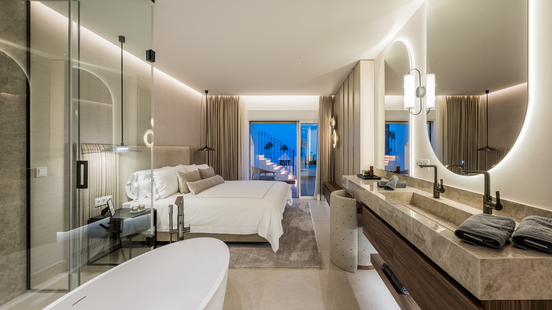 3 Bedroom Penthouse in Estepona - Photo 23