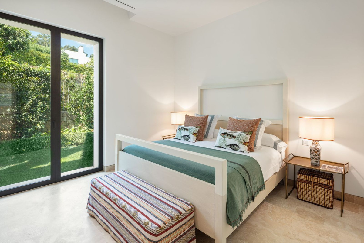 6 Bedroom Villa in Casares - Photo 20