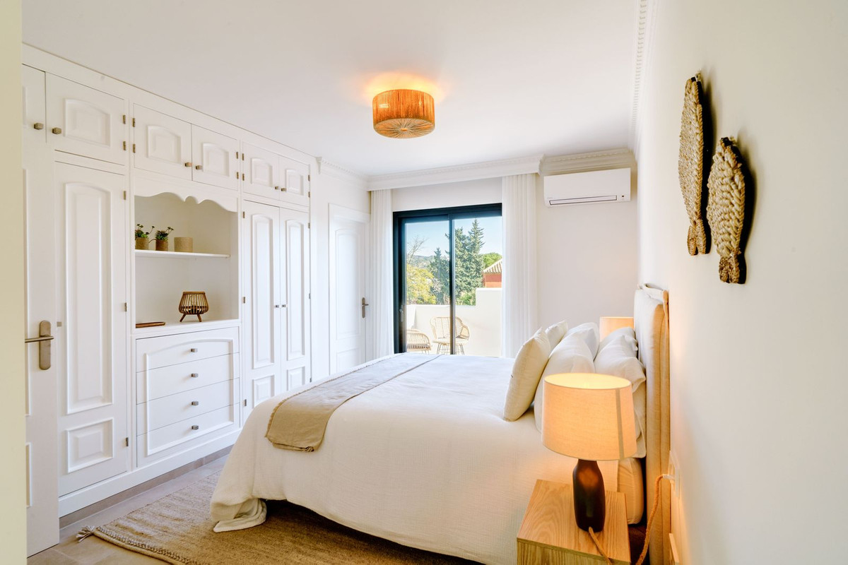 6 Bedroom Villa in Marbella - Photo 13