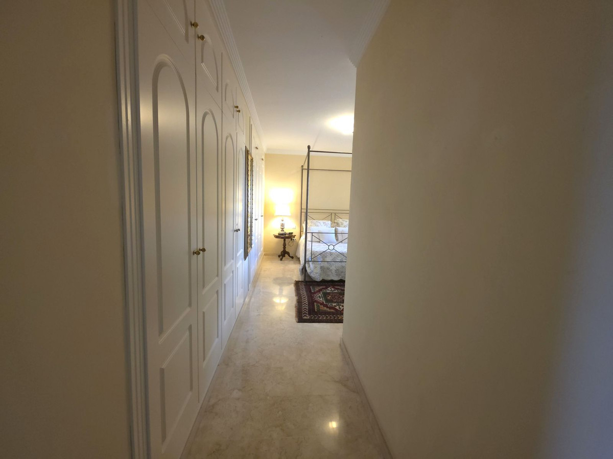 2 Bedroom Apartment in Marbella - Photo 21