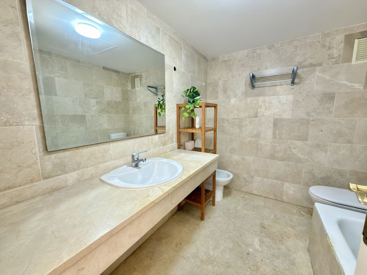 3 Bedroom Penthouse in Mijas - Photo 22