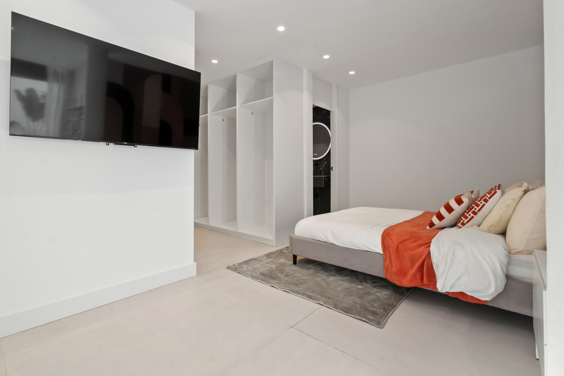 4 Bedroom Townhouse in Estepona - Photo 24