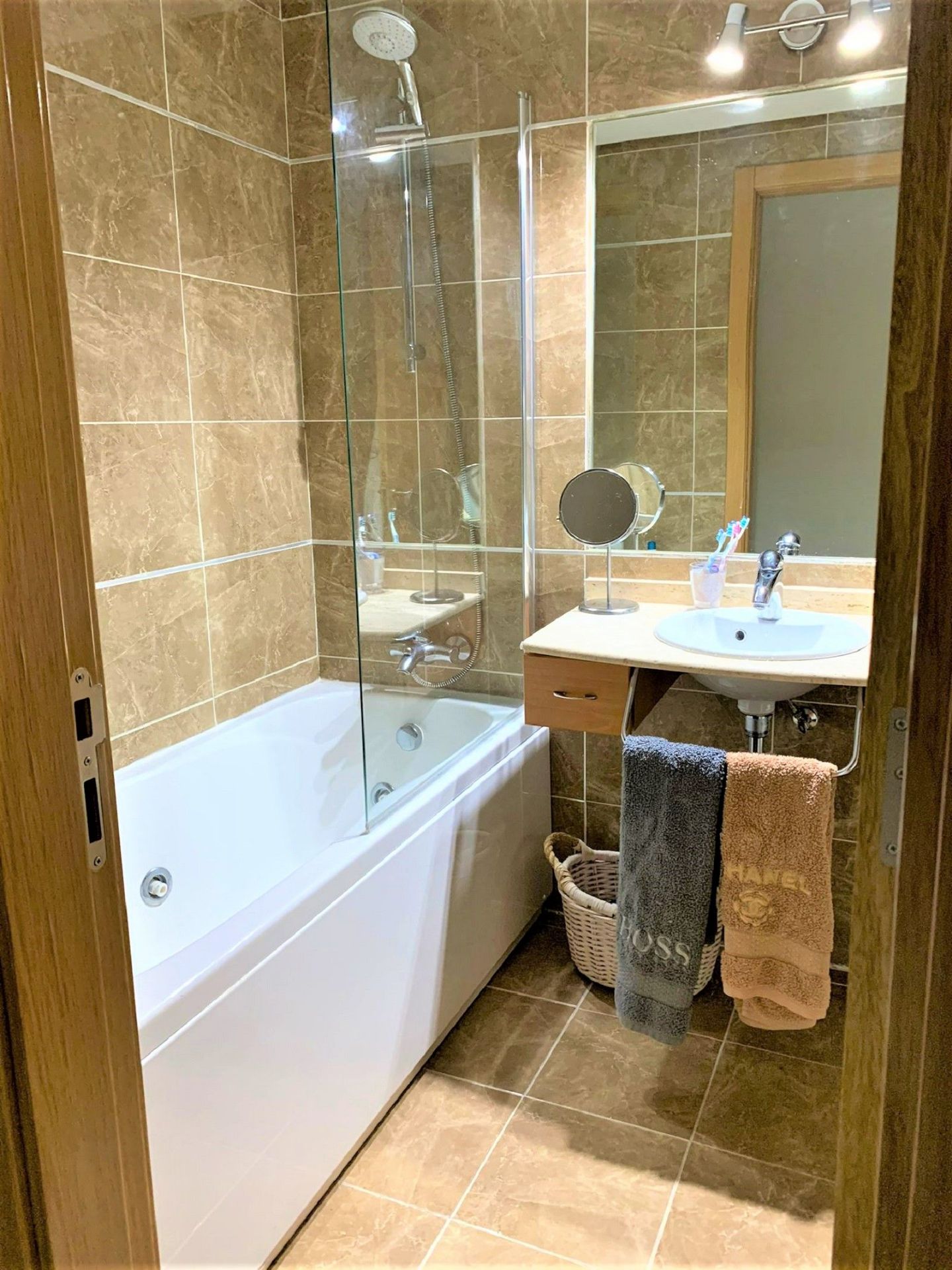 2 Bedroom Apartment in Estepona - Photo 10