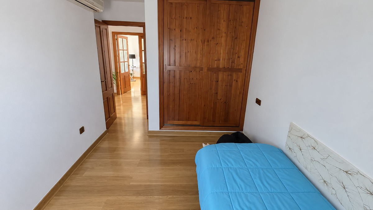 6 Bedroom Villa in Alhaurín de la Torre - Photo 20
