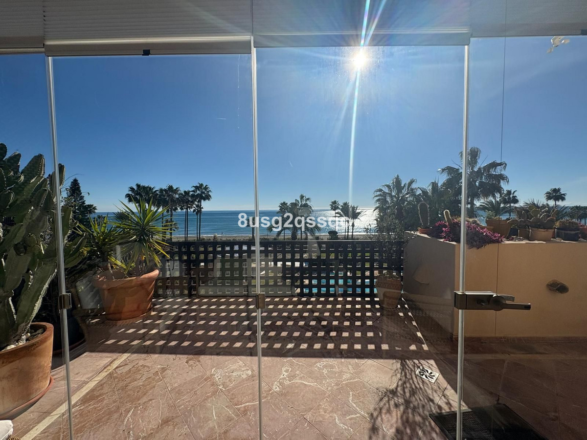3 Bedroom Penthouse in Estepona - Photo 22