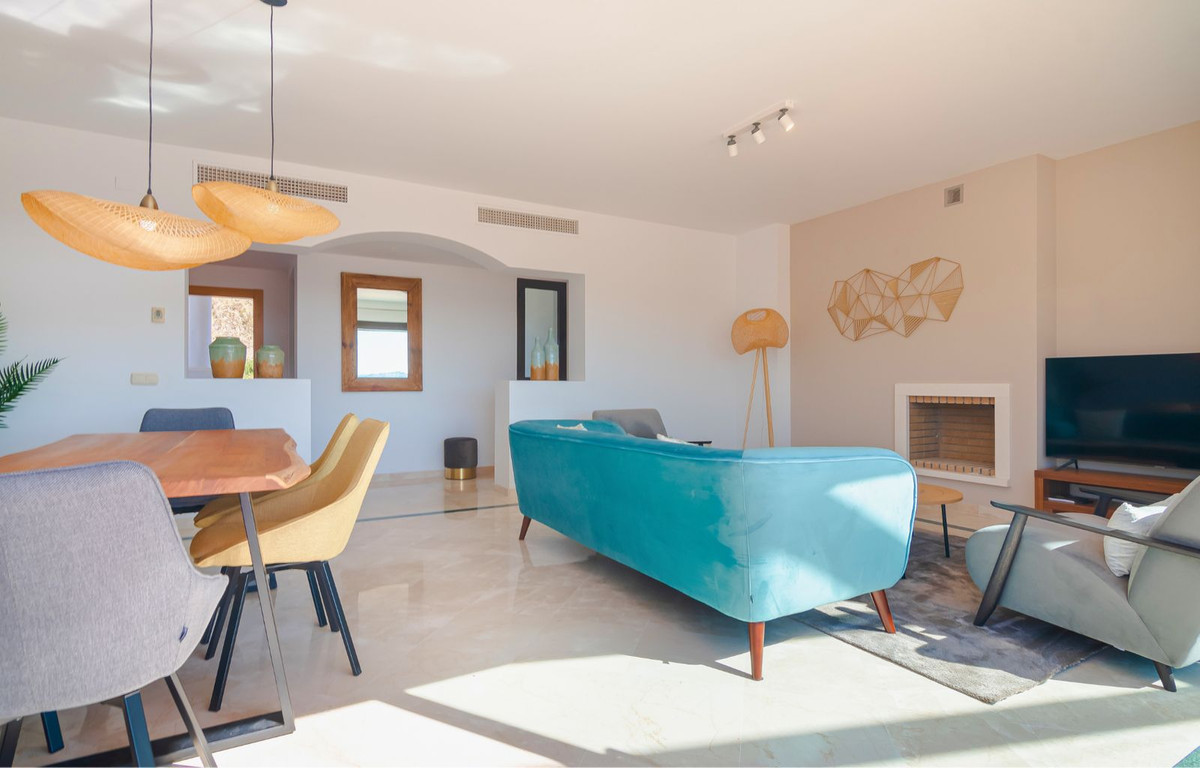 3 Bedroom Penthouse in Casares - Photo 9