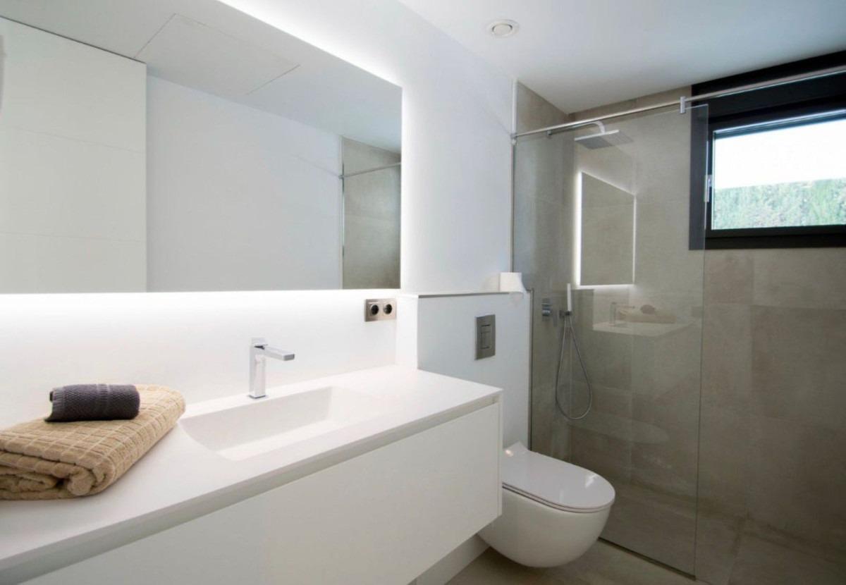 5 Bedroom Townhouse in Marbella - Photo 10