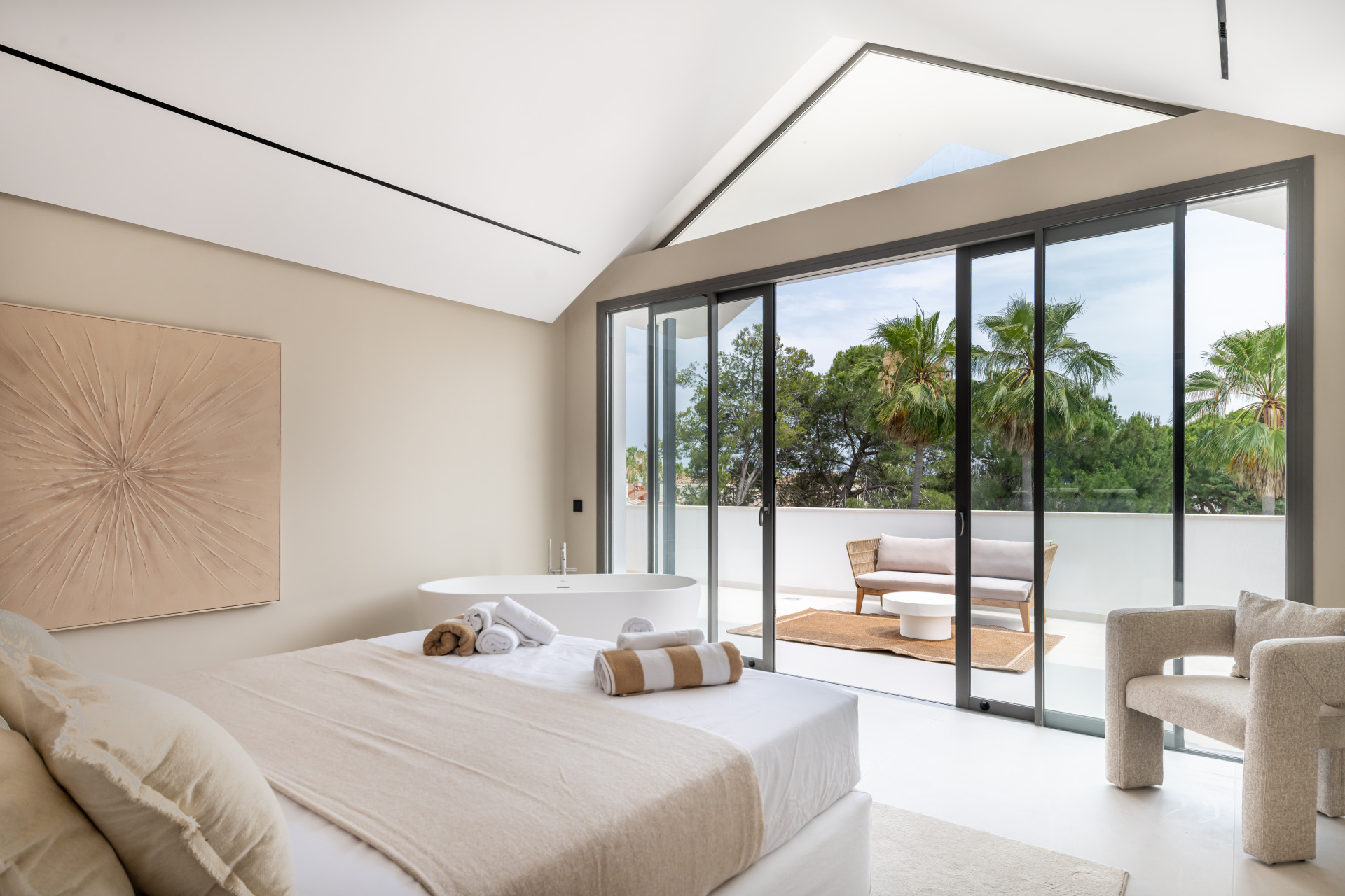 5 Bedroom Villa in Estepona - Photo 7