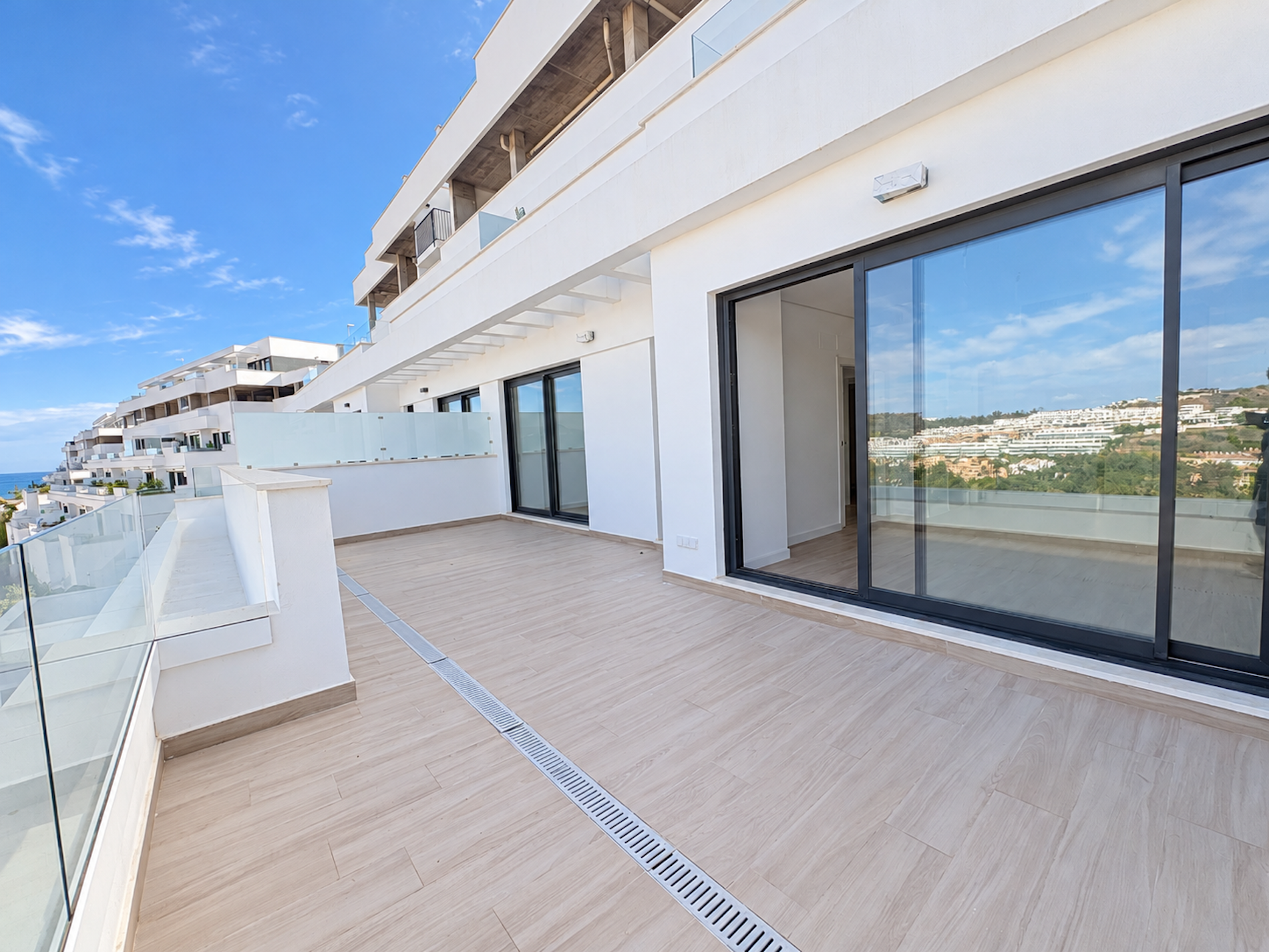 2 Bedroom Apartment in Mijas - Photo 4