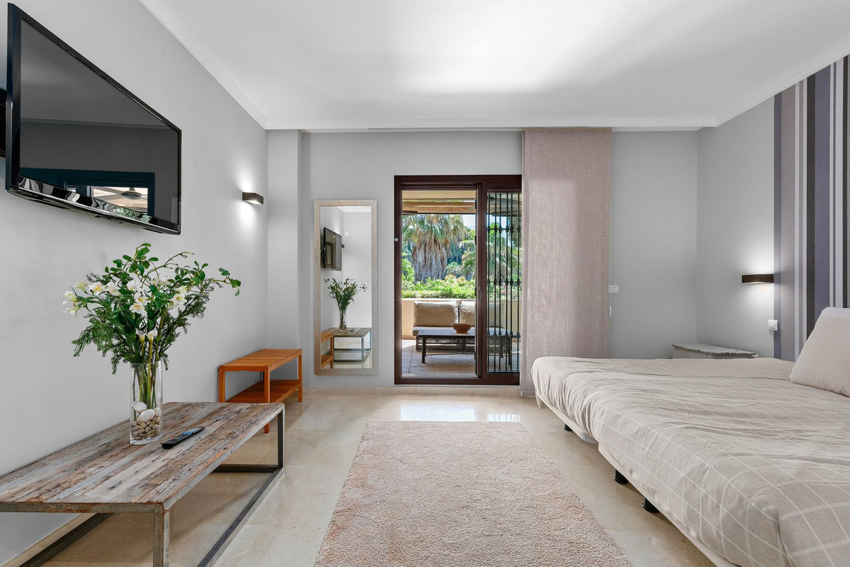 2 Bedroom Apartment in Benahavís - Foto 21