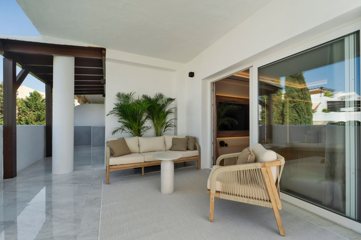 3 Bedroom Apartment in Marbella - Photo 14