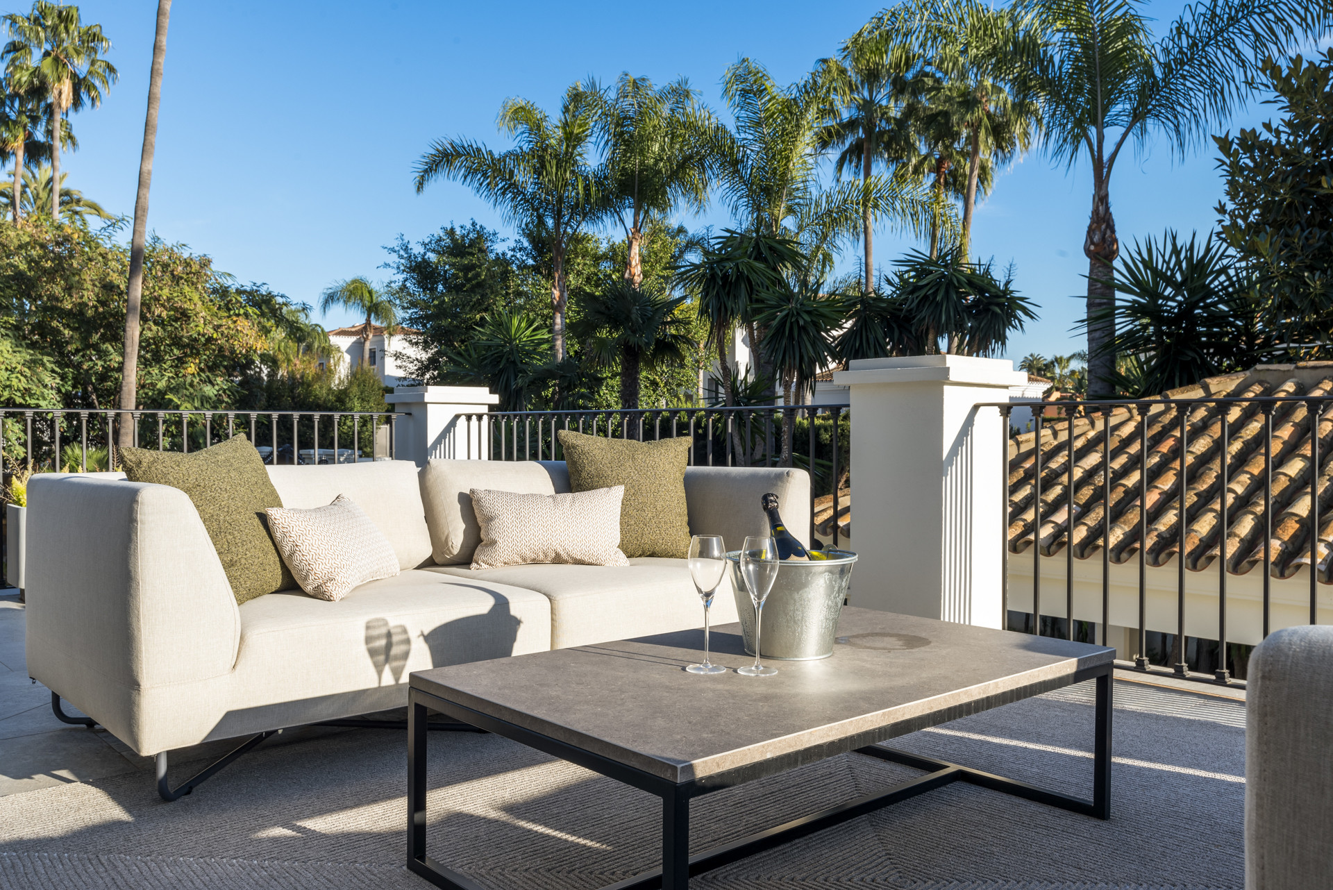 5 Bedroom Villa in Marbella - Photo 18