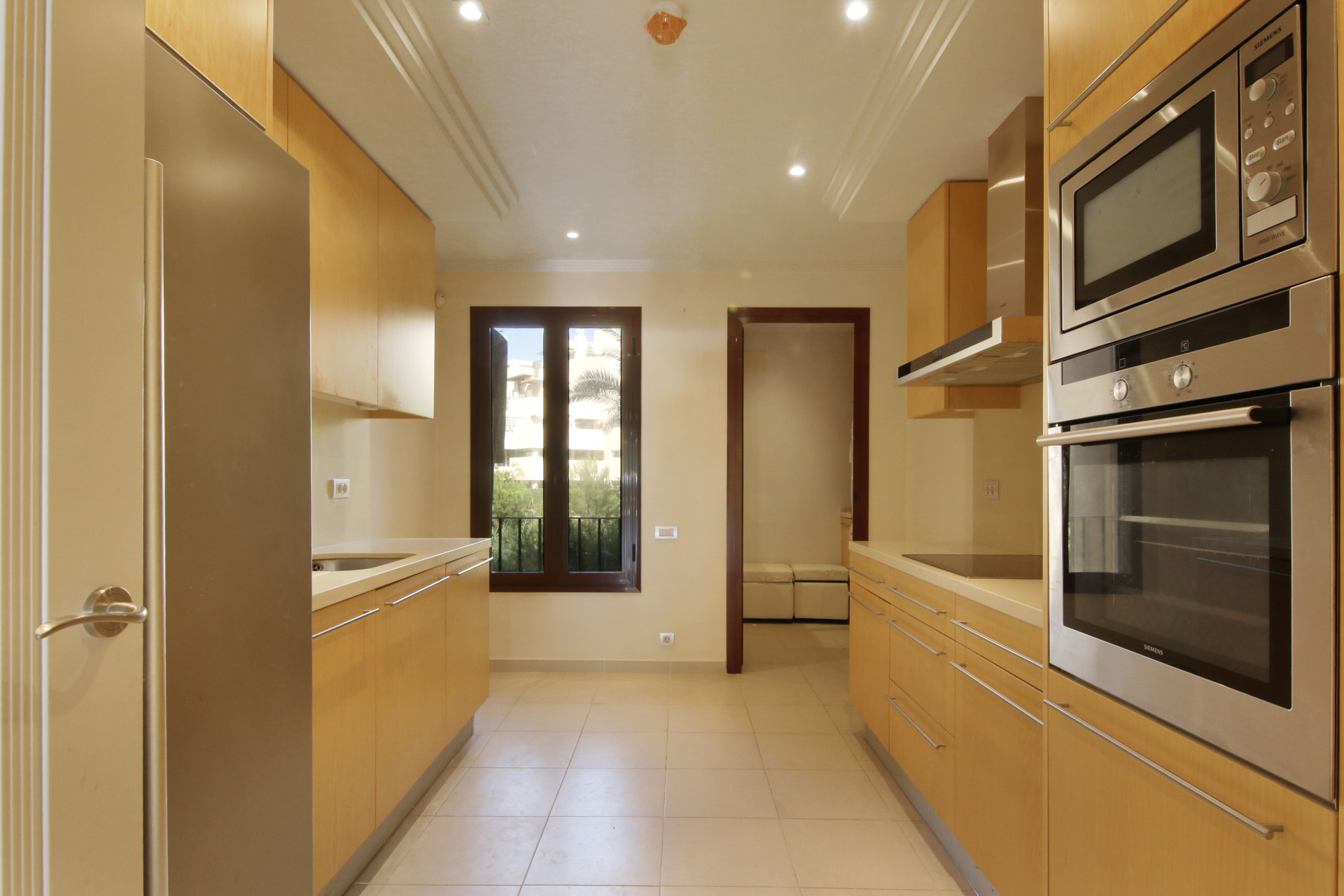 2 Bedroom Apartment in Estepona - Photo 7