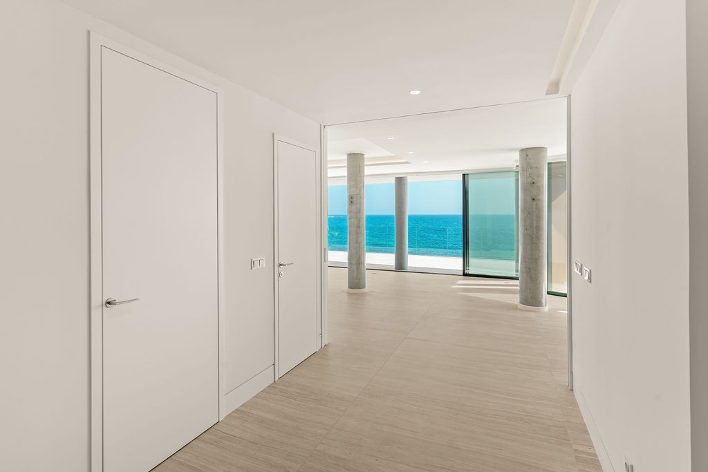 4 Bedroom Penthouse in Estepona - Photo 17