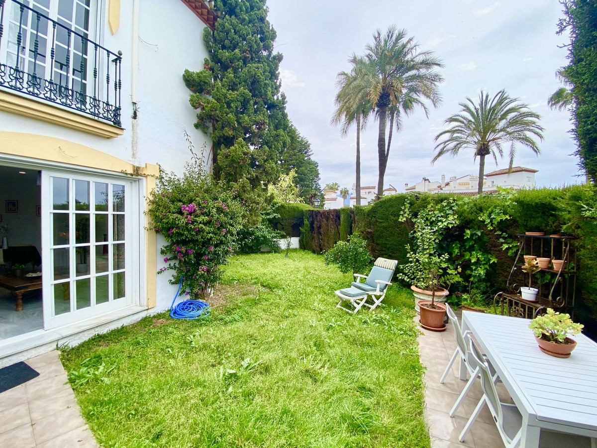 3 Bedroom Villa in Estepona - Photo 20