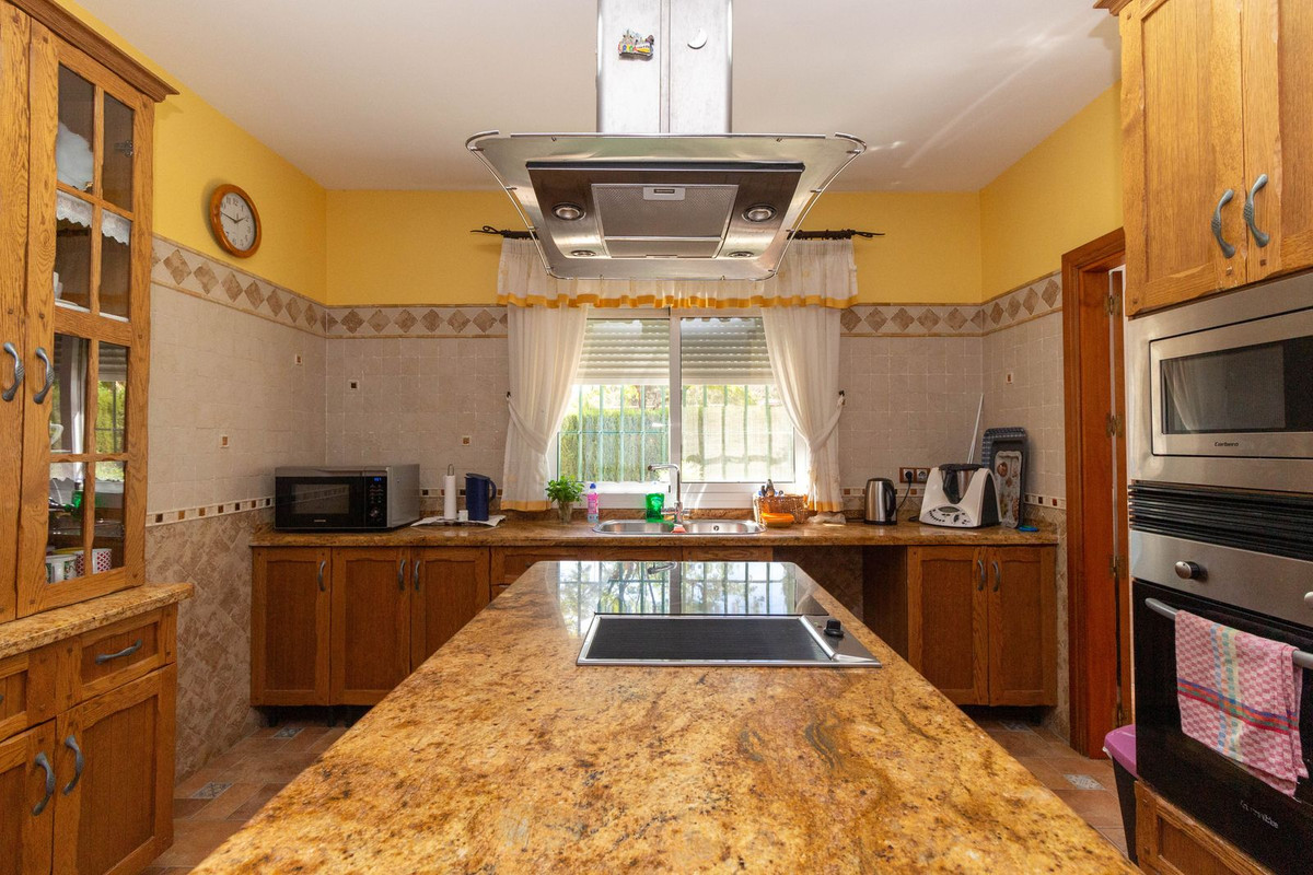 4 Bedroom Country house in Mijas - Фото 19