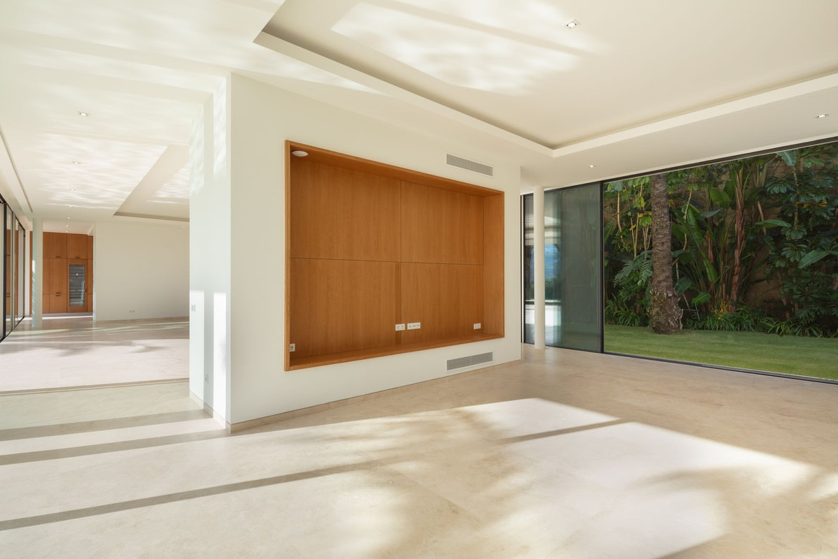 5 Bedroom Villa in Casares - Photo 16