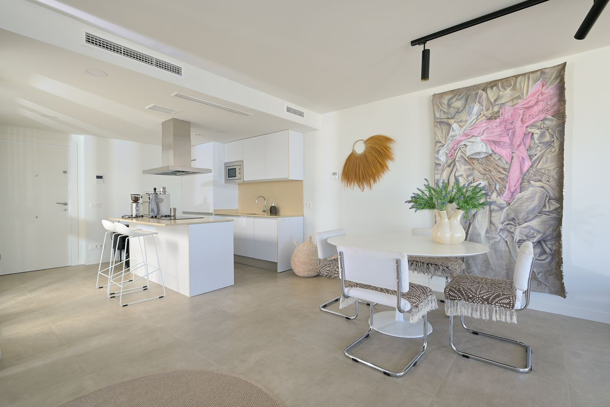 3 Bedroom Penthouse in Benalmádena - Photo 5