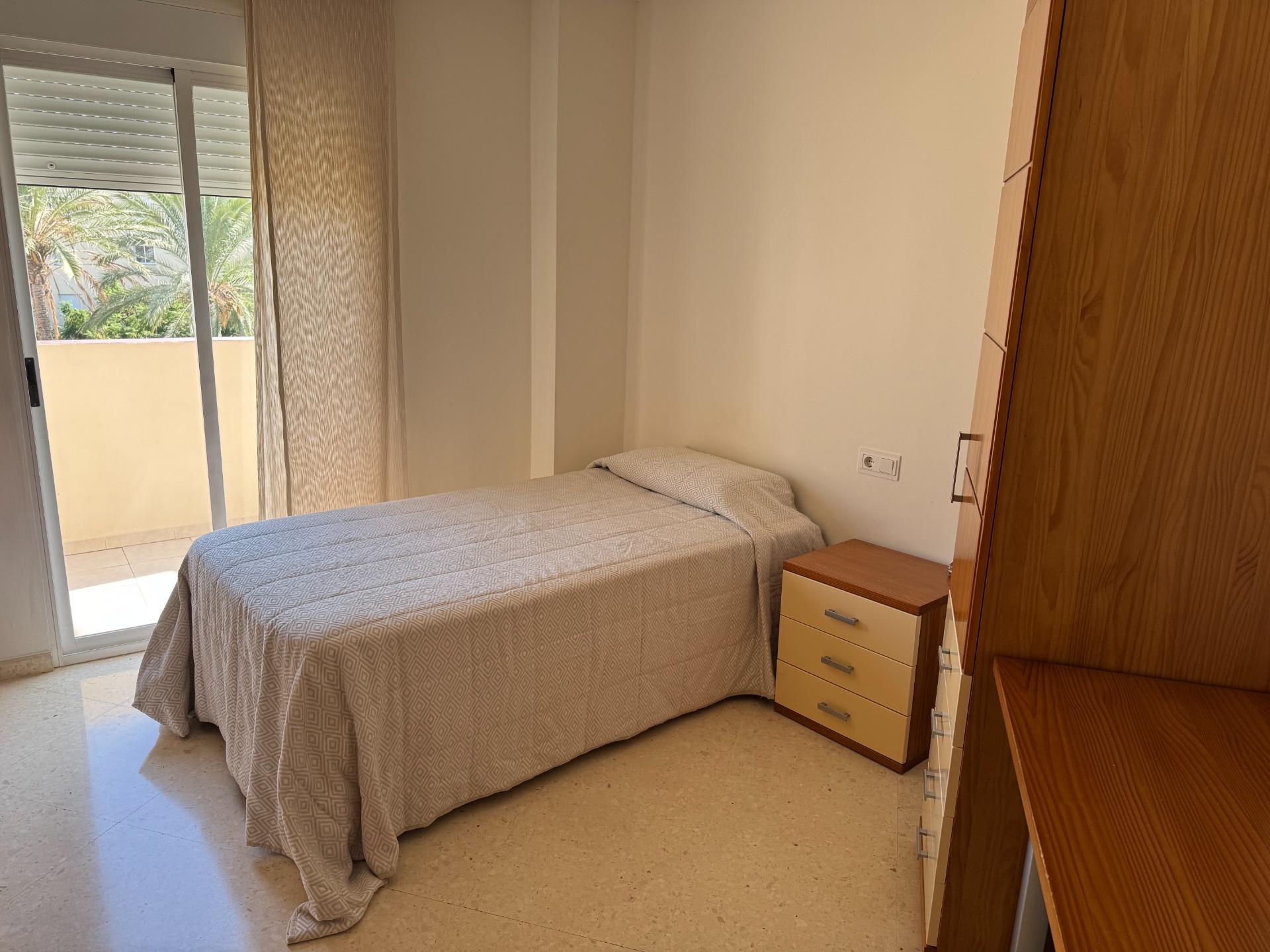4 Bedroom Penthouse in Estepona - Photo 11