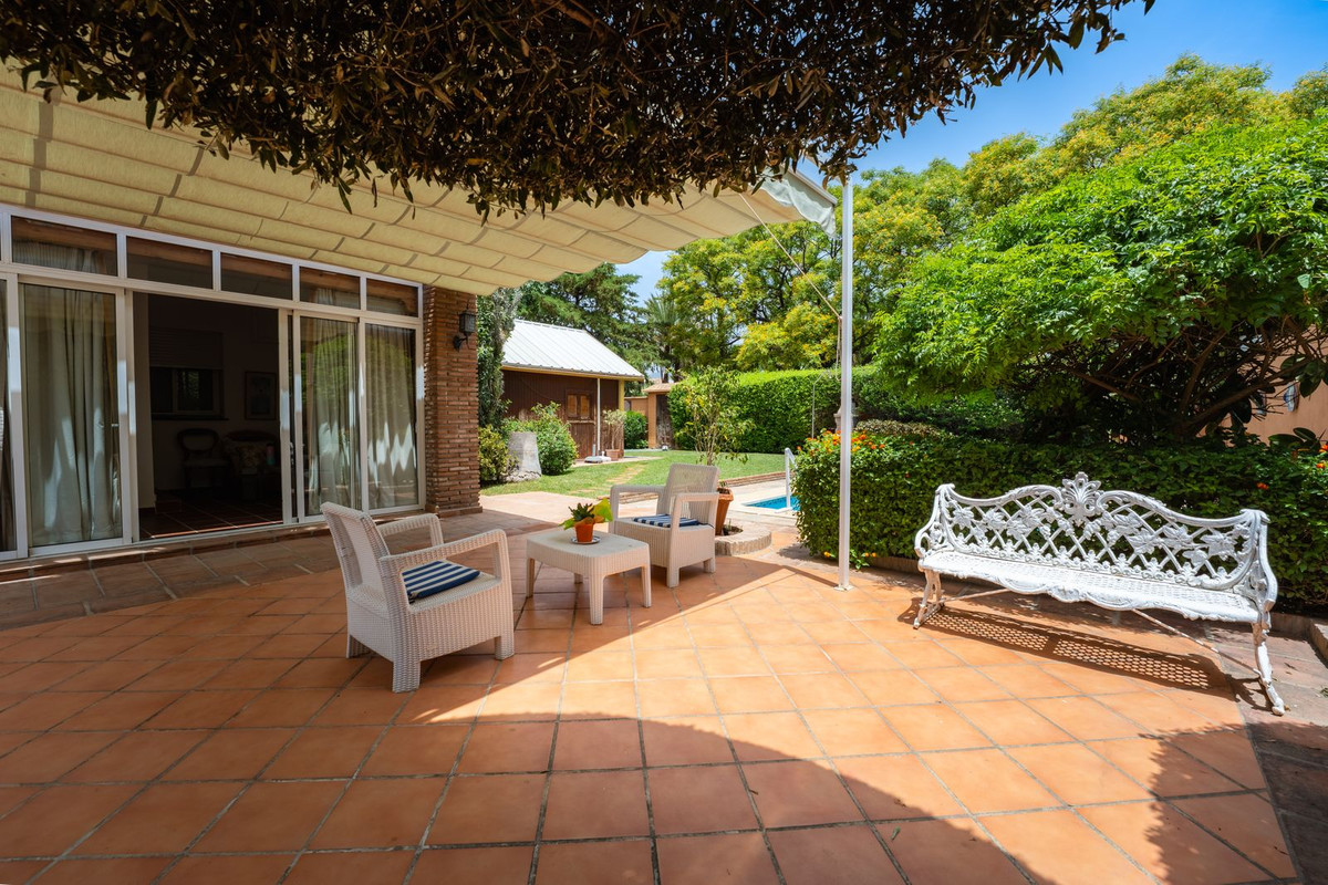 4 Bedroom Villa in San Pedro de Alcántara - Photo 14