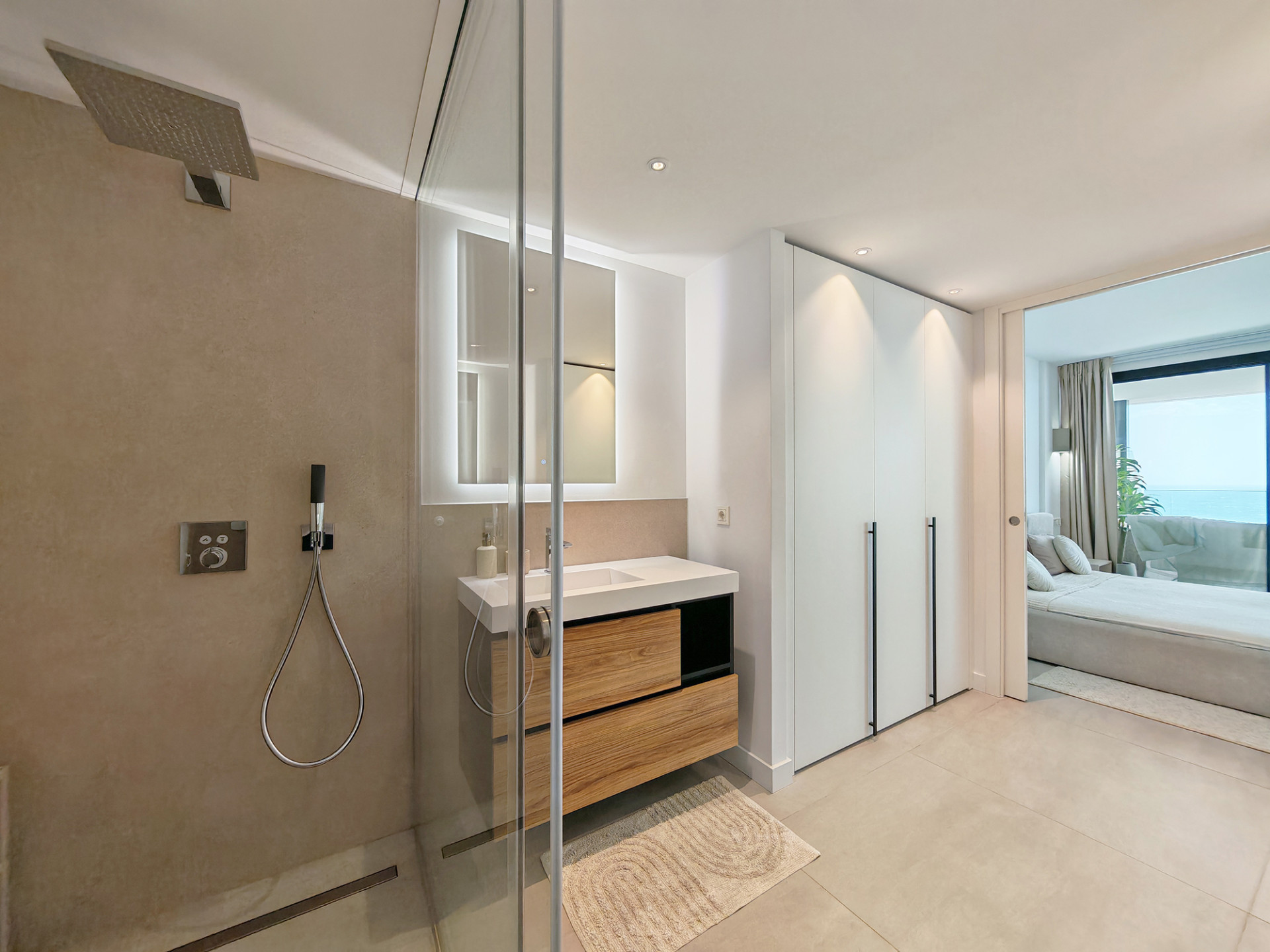 2 Bedroom Apartment in Benalmádena - Photo 9