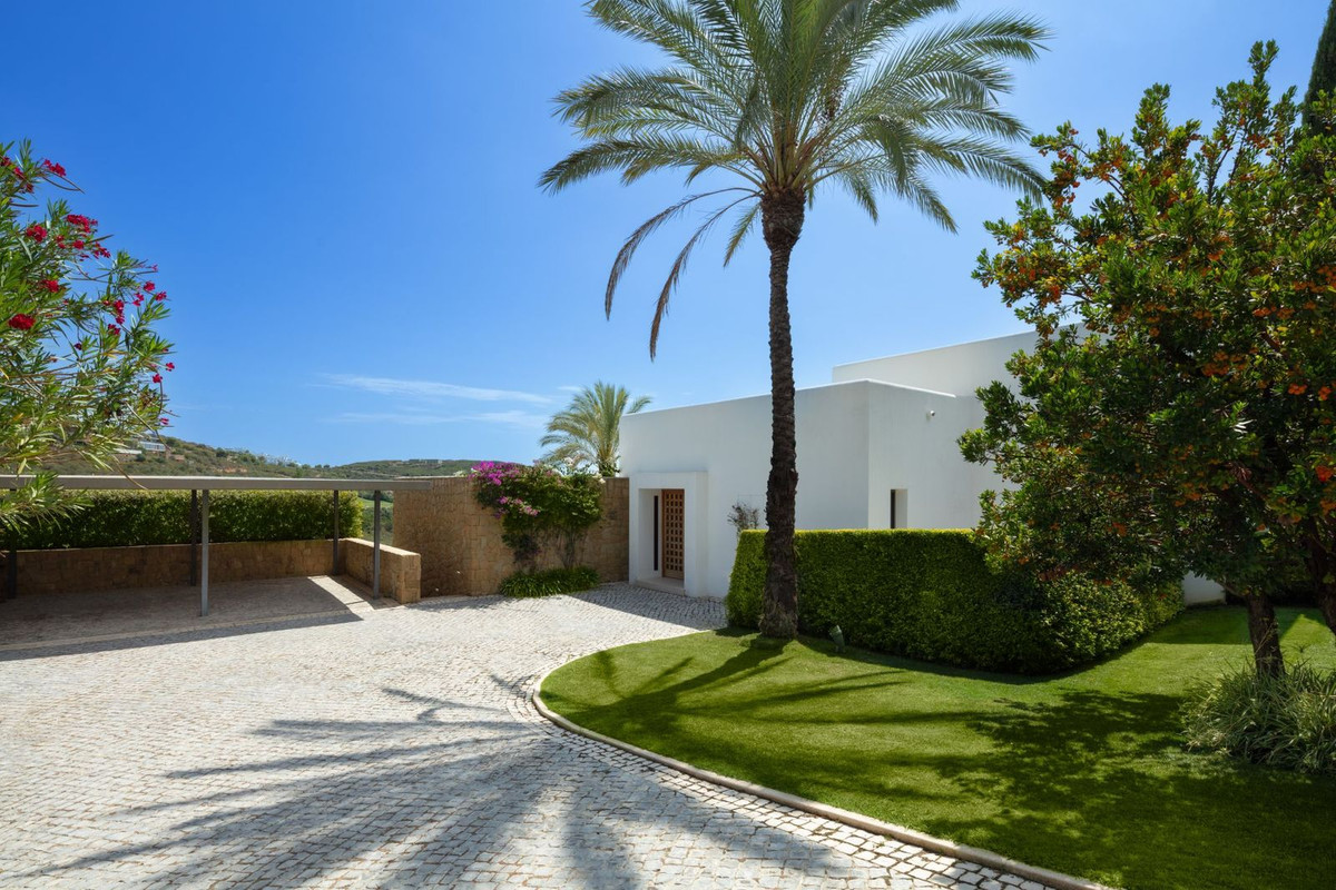 6 Bedroom Villa in Casares - Photo 9