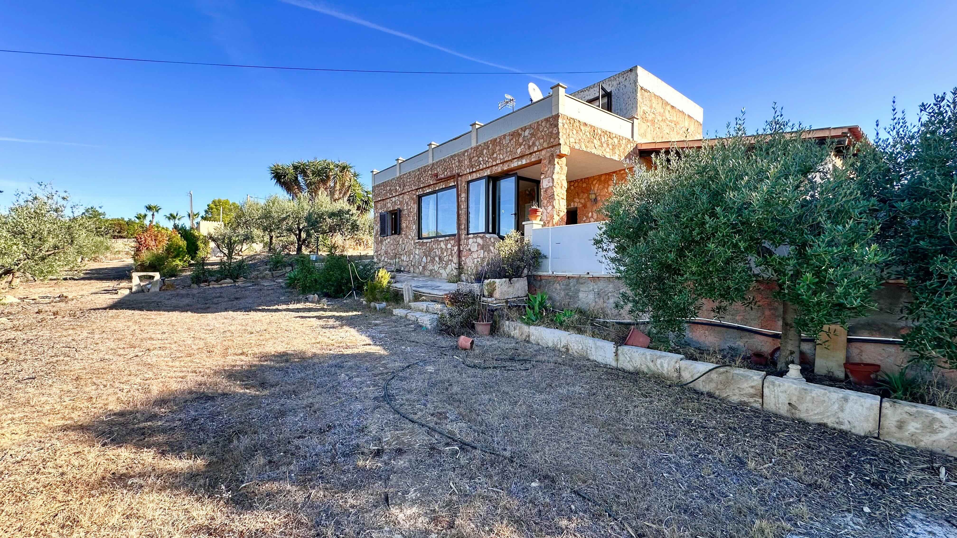 Chalet de 3 dormitorios con piscina en Baleares – Foto 19
