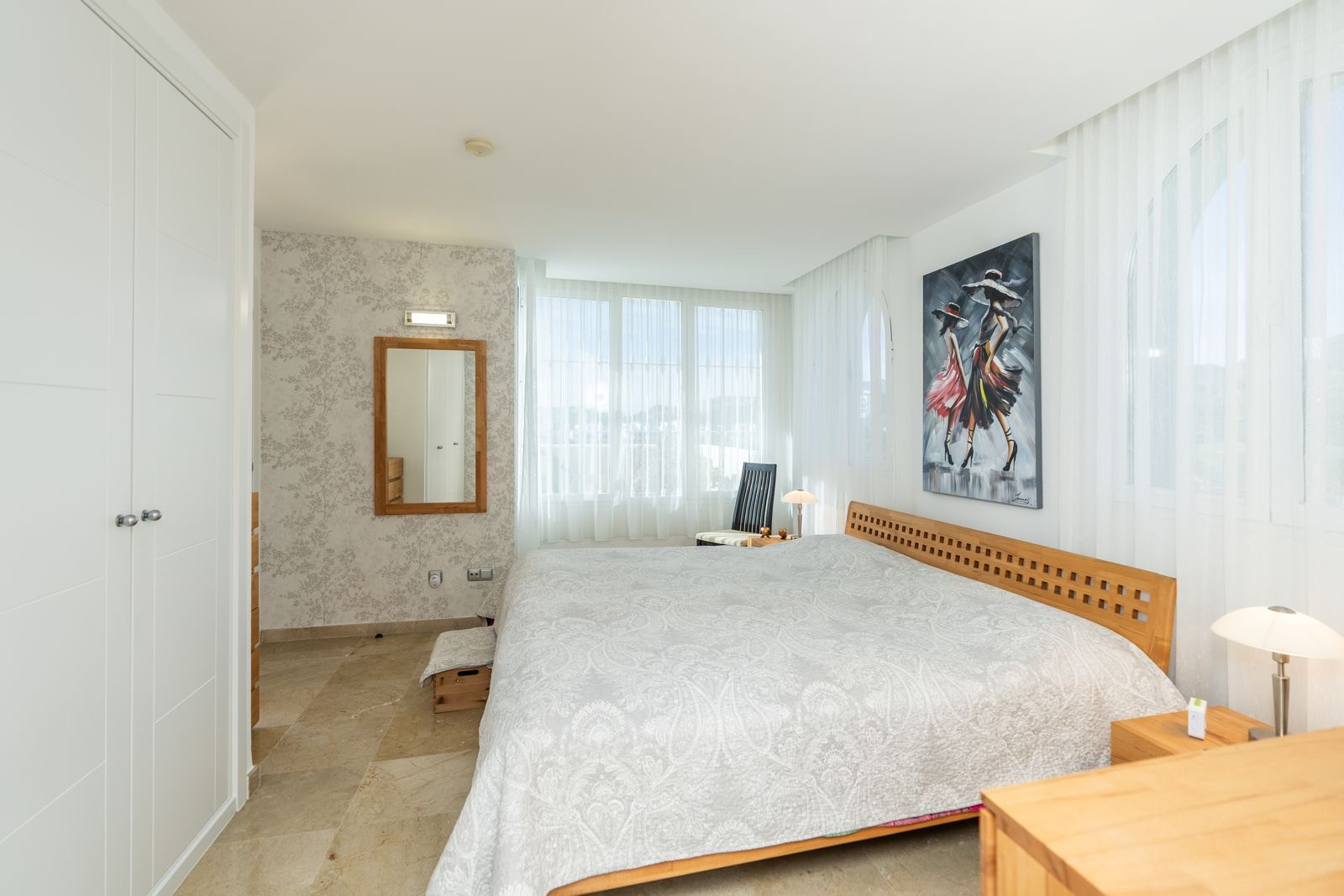 4 Bedroom Apartment in Benahavís - Photo 15