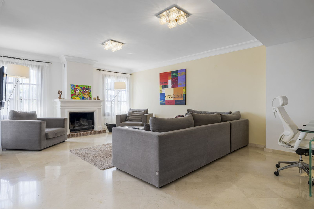 5 Bedroom Townhouse in Benahavís - Foto 15