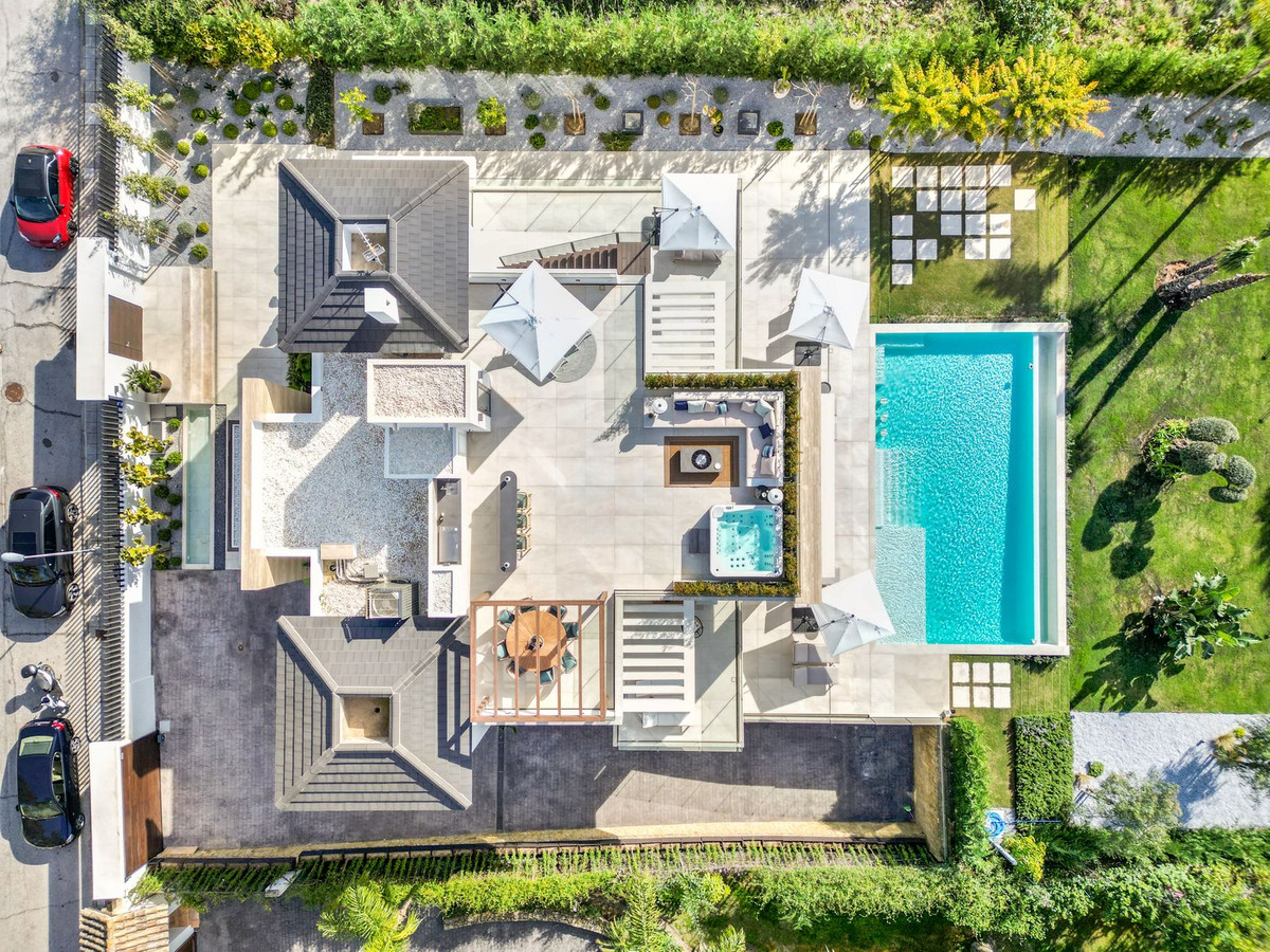 6 Bedroom Villa in Marbella - Photo 62