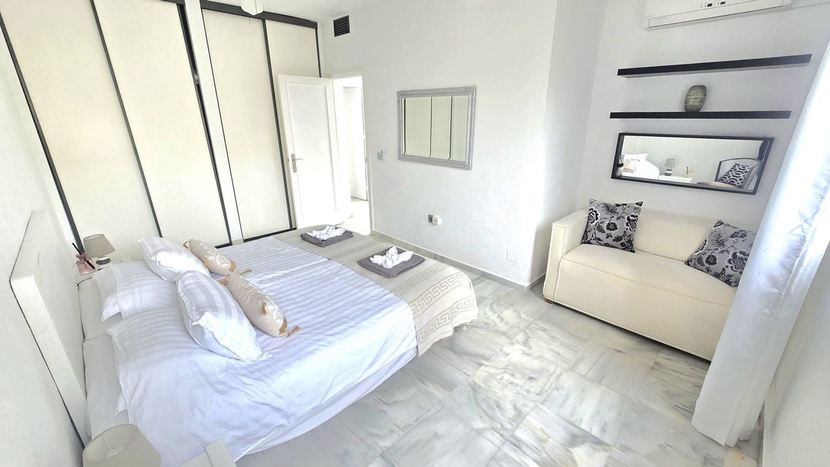 8 Bedroom Villa in Marbella - Photo 26