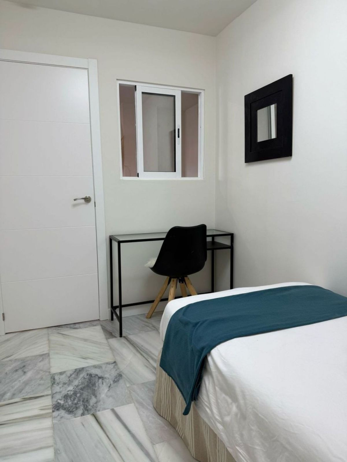 3 Bedroom Penthouse in Estepona - Photo 20