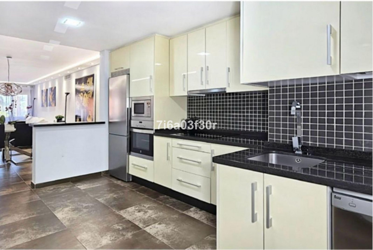 2 Bedroom Apartment in Estepona - Foto 14