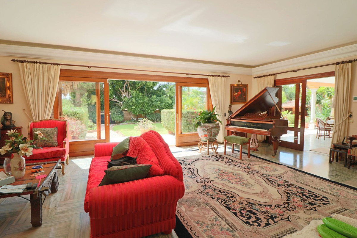 6 Bedroom Villa in Estepona - Foto 3