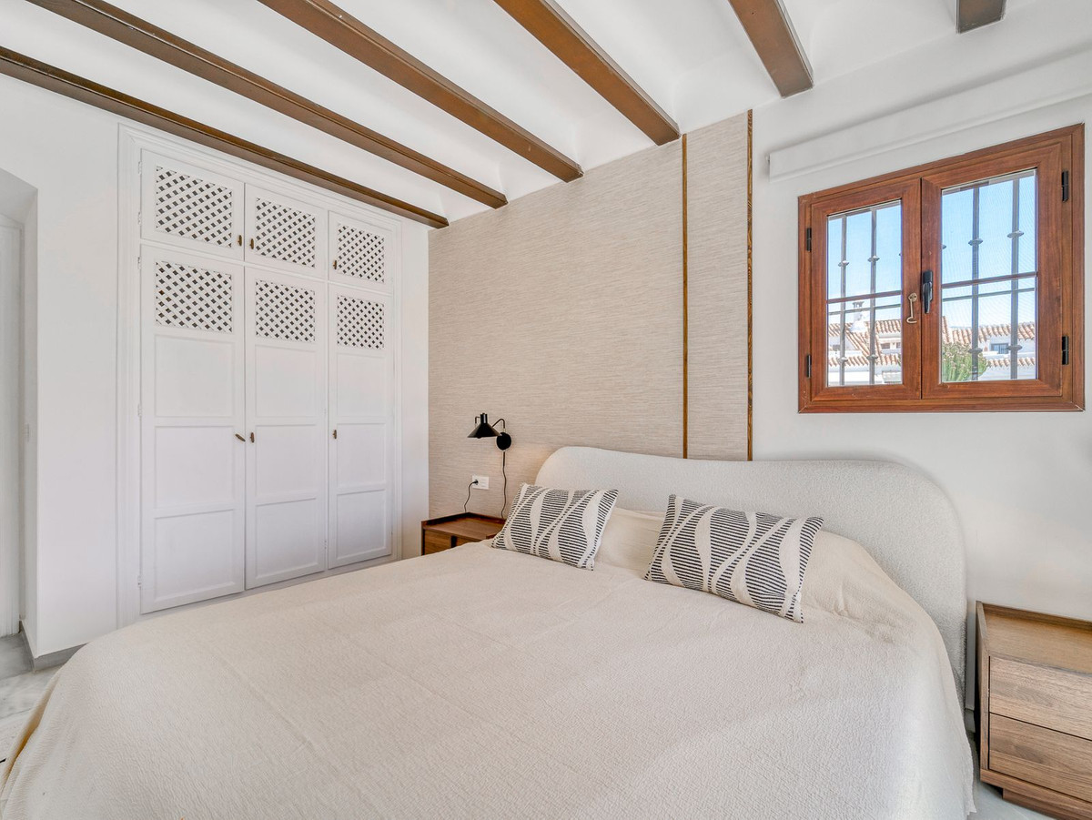 3 Bedroom Villa in Marbella - Photo 12