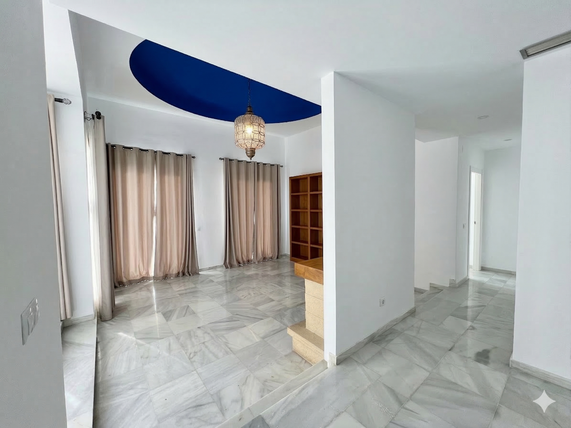 5 Bedroom Villa in Marbella - Photo 6