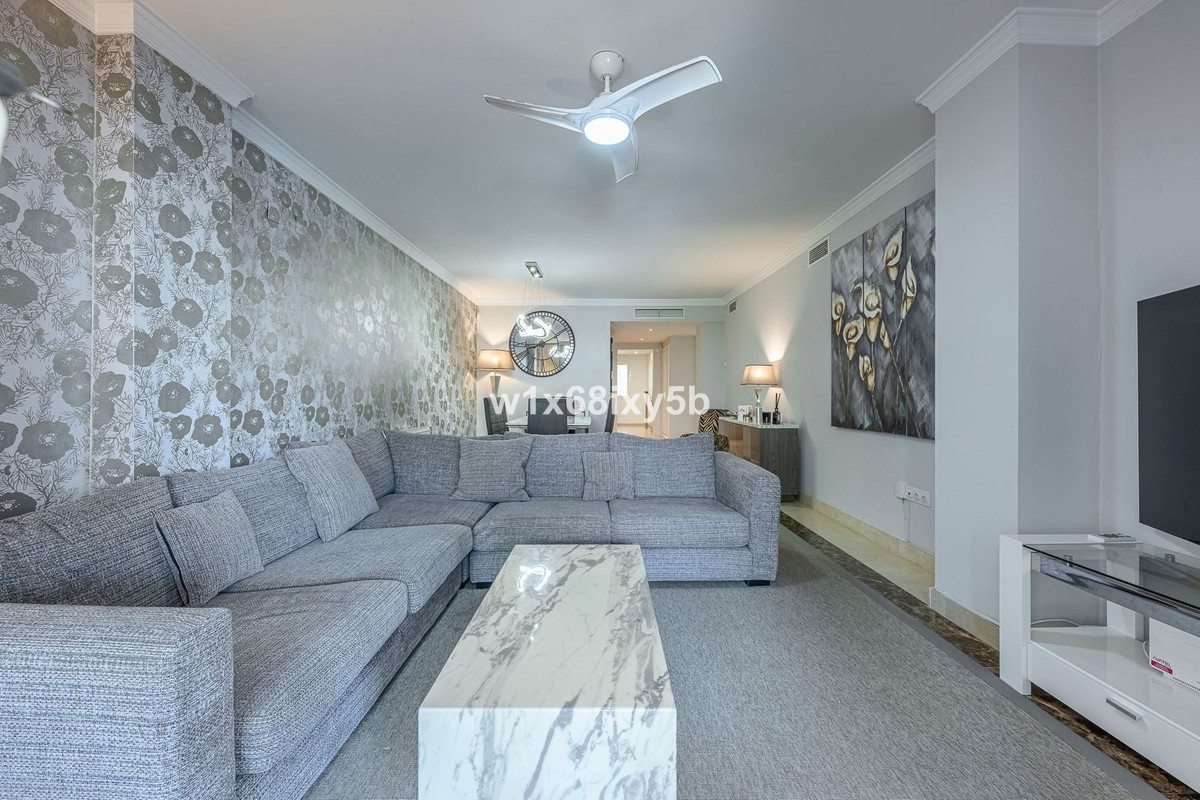 3 Bedroom Apartment in San Pedro de Alcántara - Photo 7