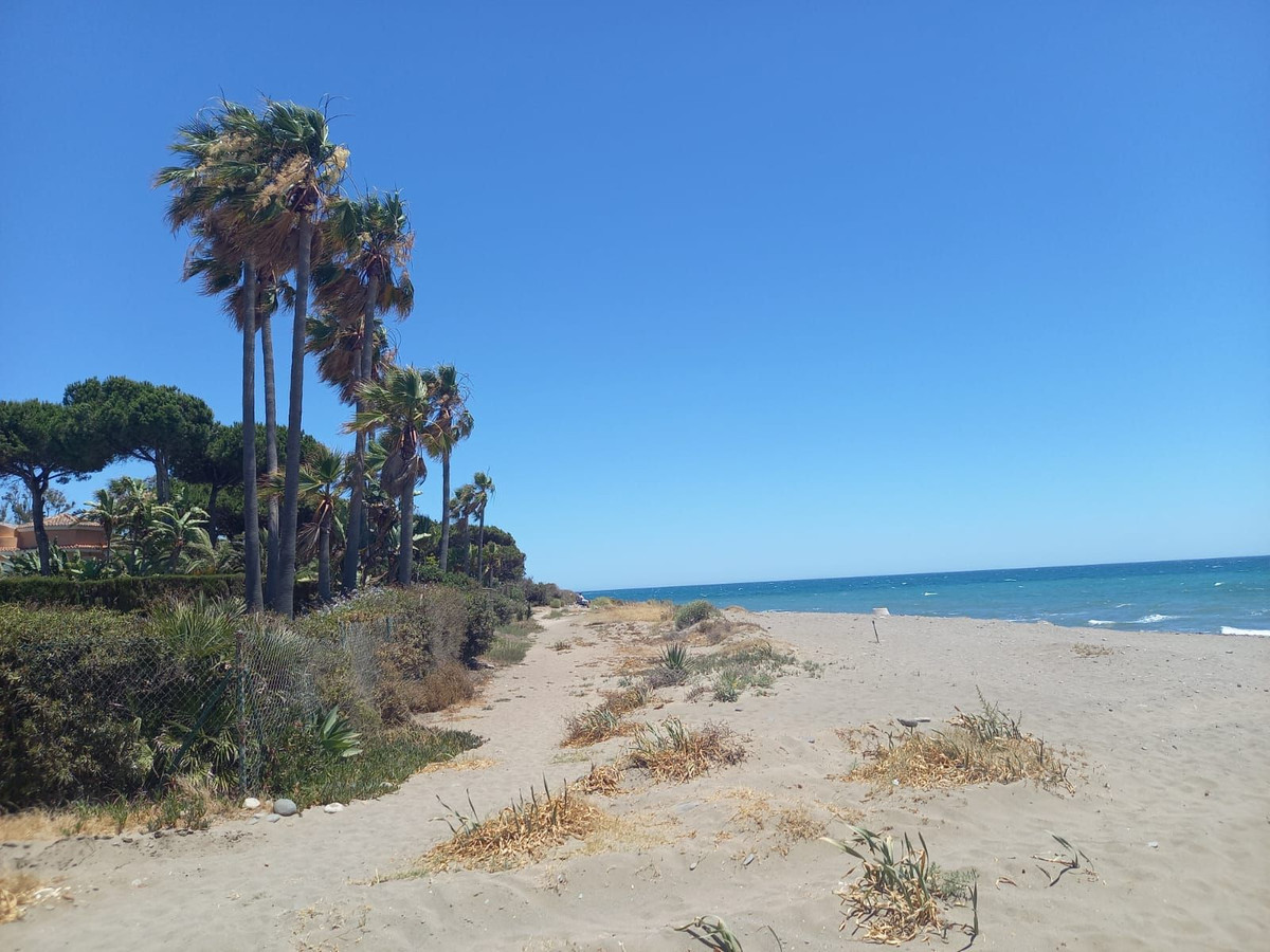 3 Bedroom Apartment in Estepona - Photo 30