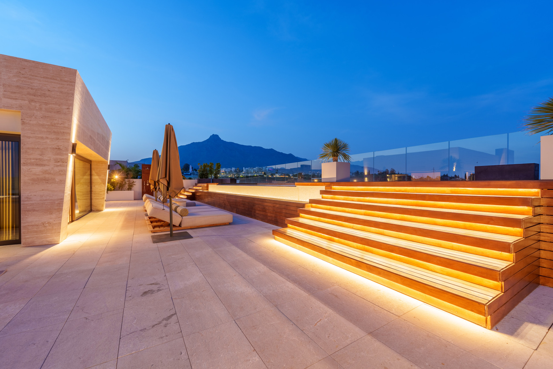 4 Bedroom Villa in Marbella - Photo 11