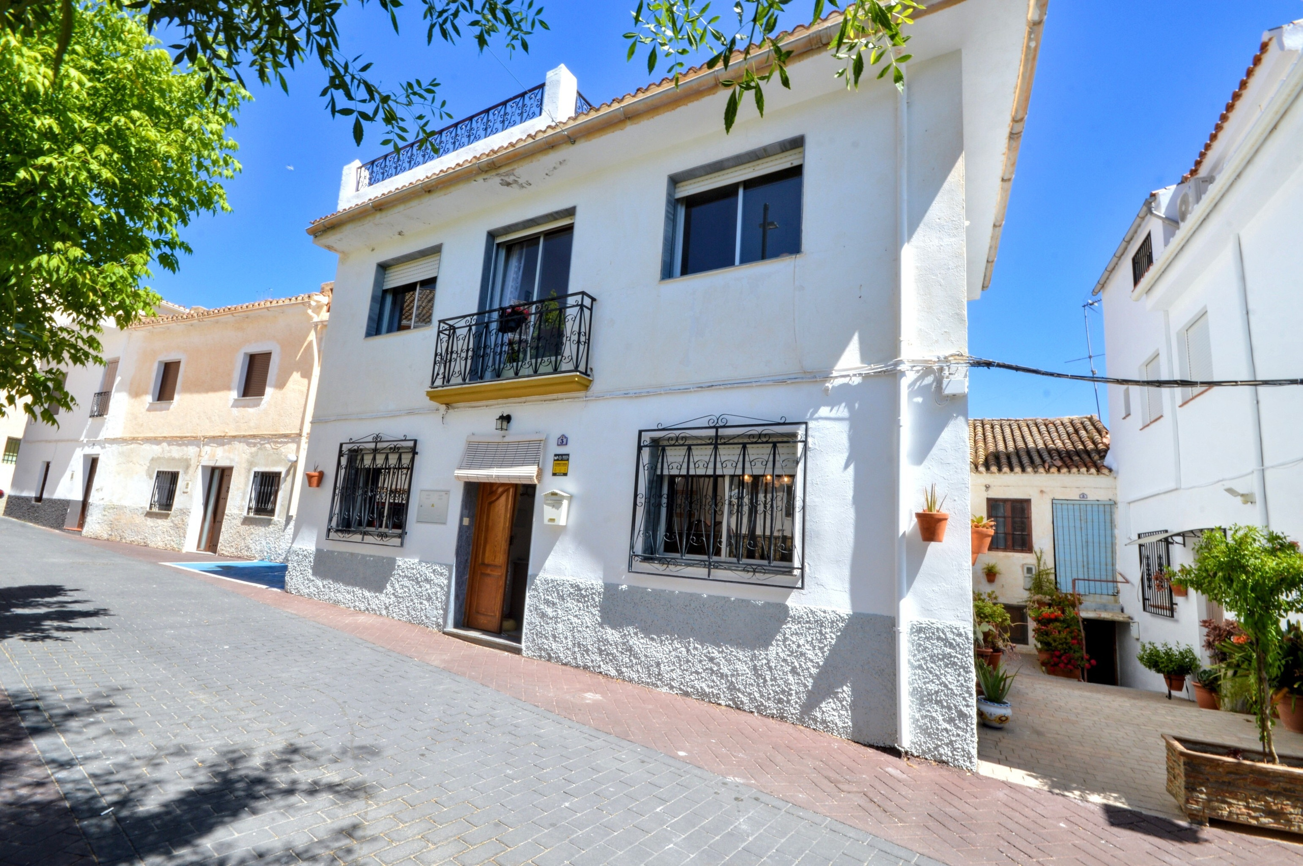 Chalet de 3 dormitorios en Granada – Foto 1